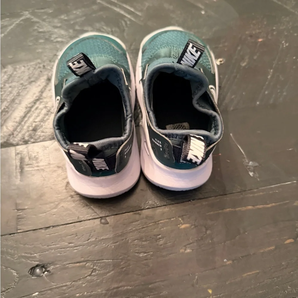 Nike Kids Teal Slip-On Sneakers
